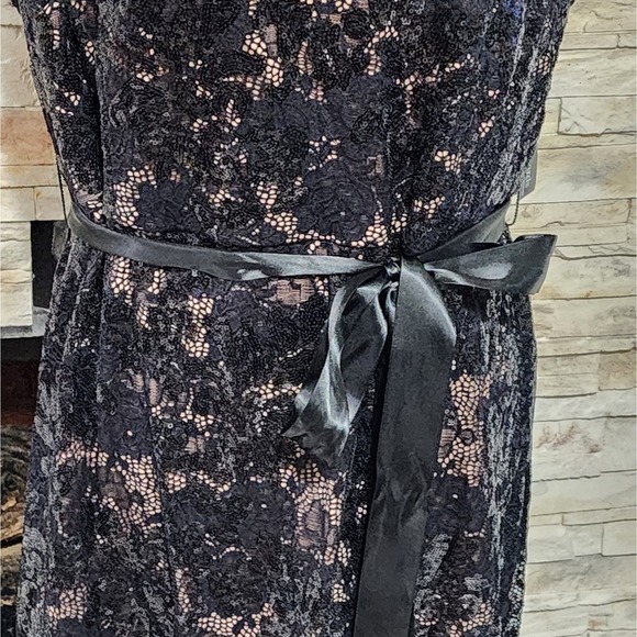 R&M Richards Black and Nude Lace Tied Waist V-Neck Maxi Dress Plus Size 18W New! - Picture 7 of 11